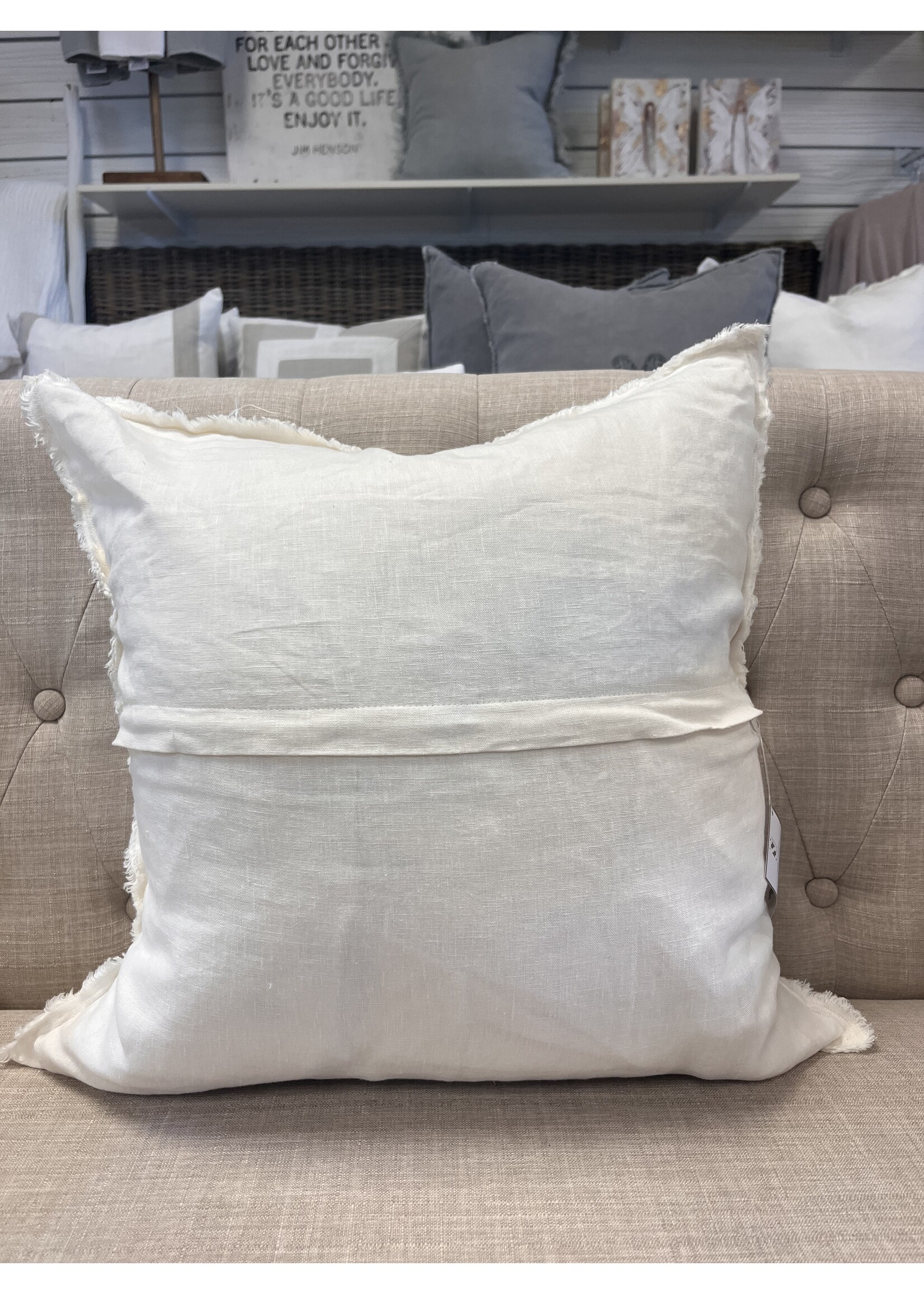 https://cdn.shoplightspeed.com/shops/643179/files/57837798/1652x2313x2/saro-trading-company-fringed-100-linen-pillow-ivor.jpg