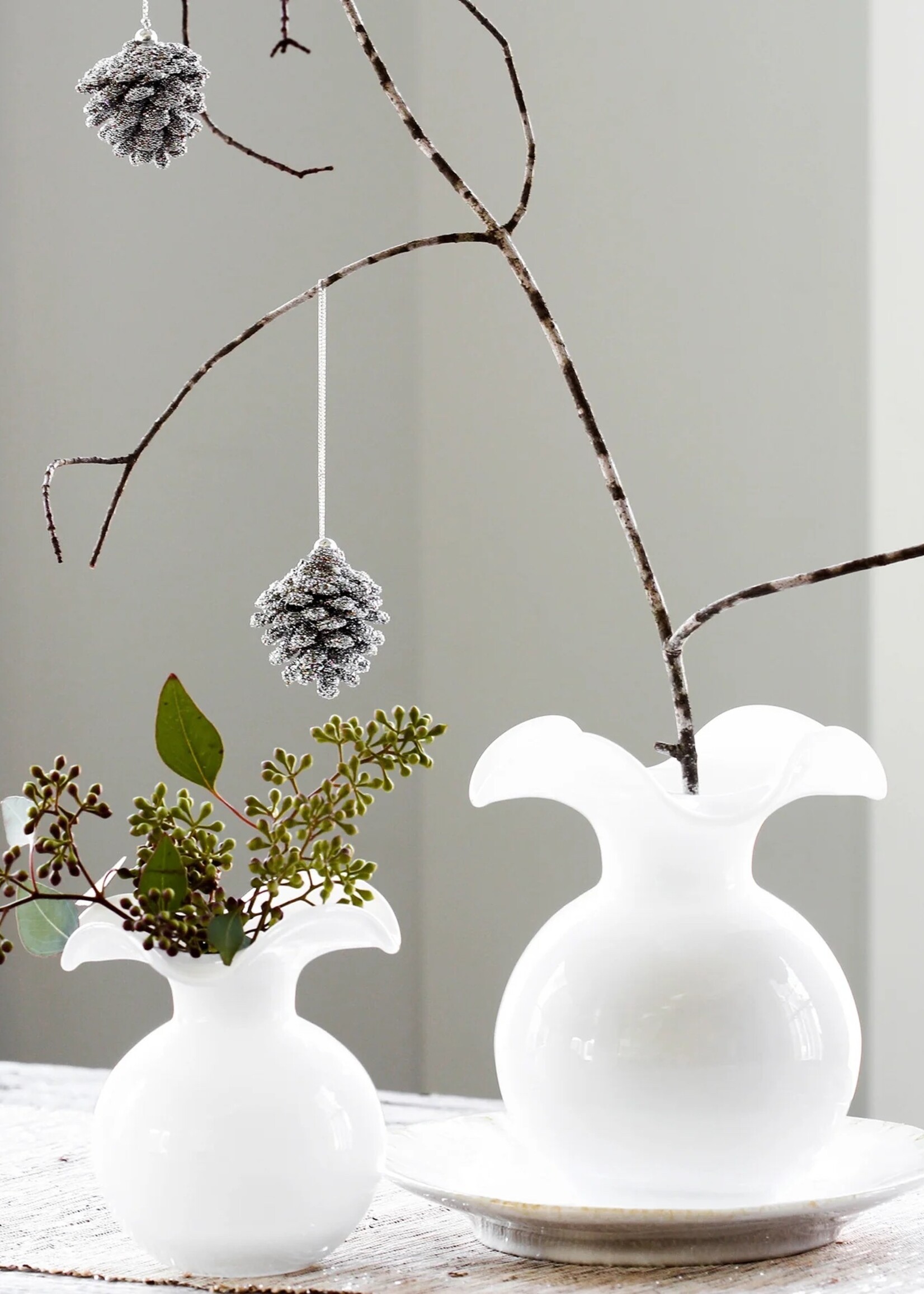 Vietri Hibiscus Glass White Bud Vase