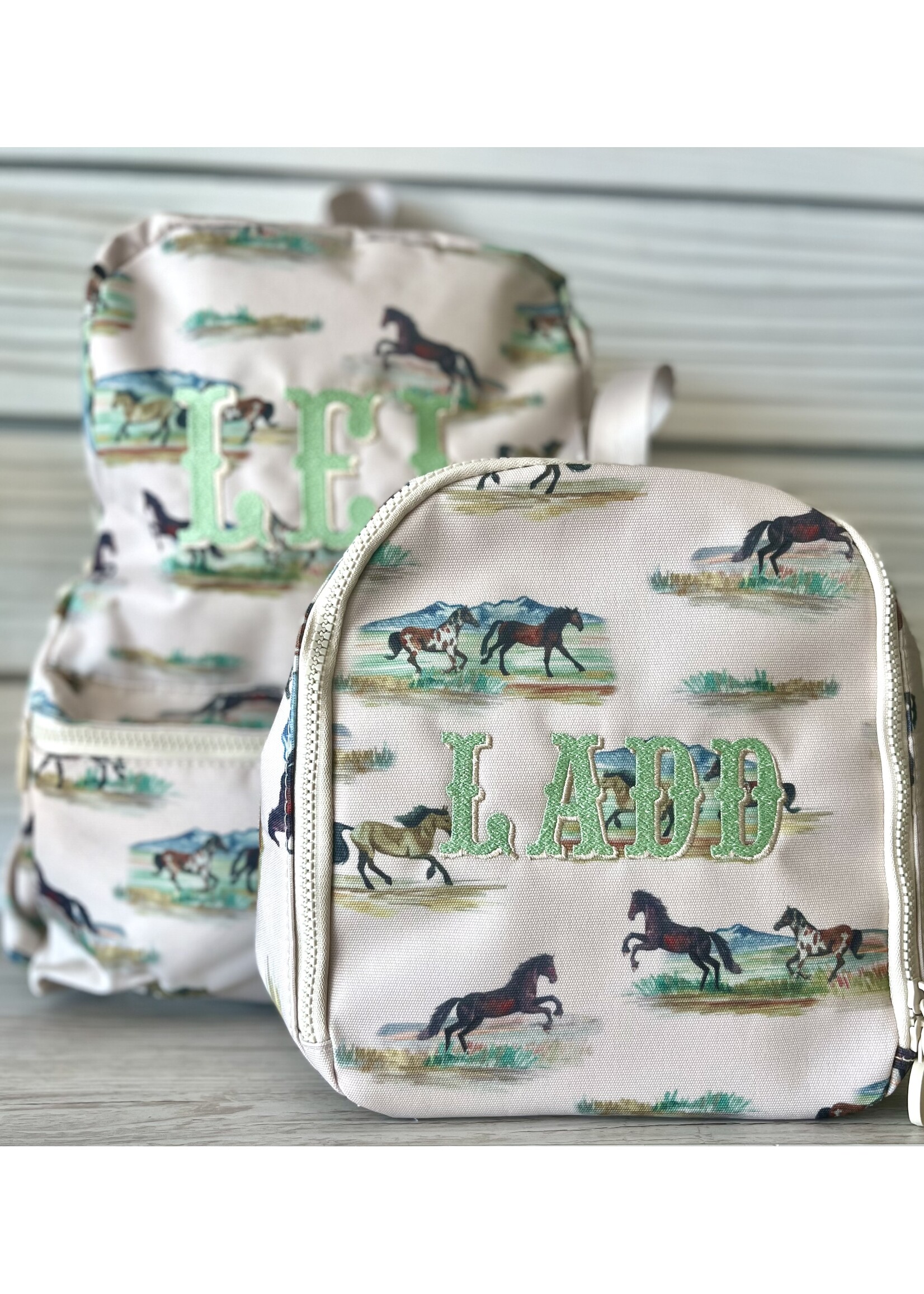 TRVL DESIGN Backpacker - Wild Horses