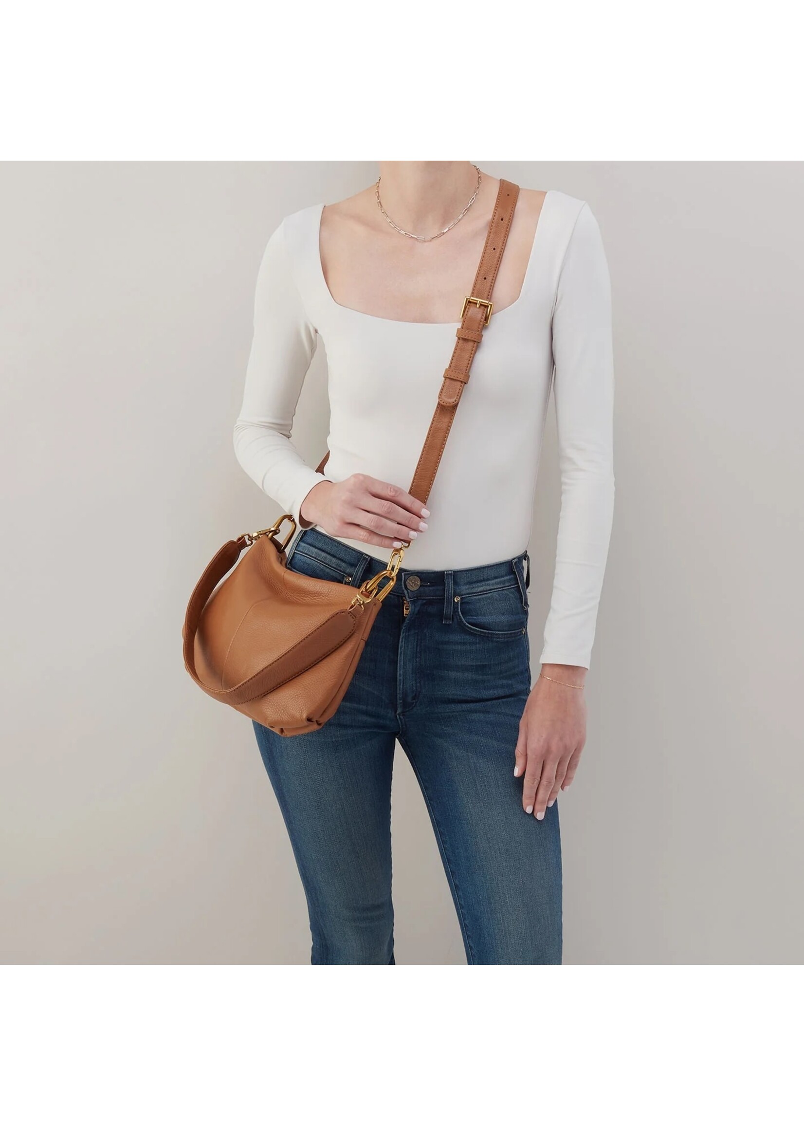hobo Advance Shoulder Crossbody - Warm Honey