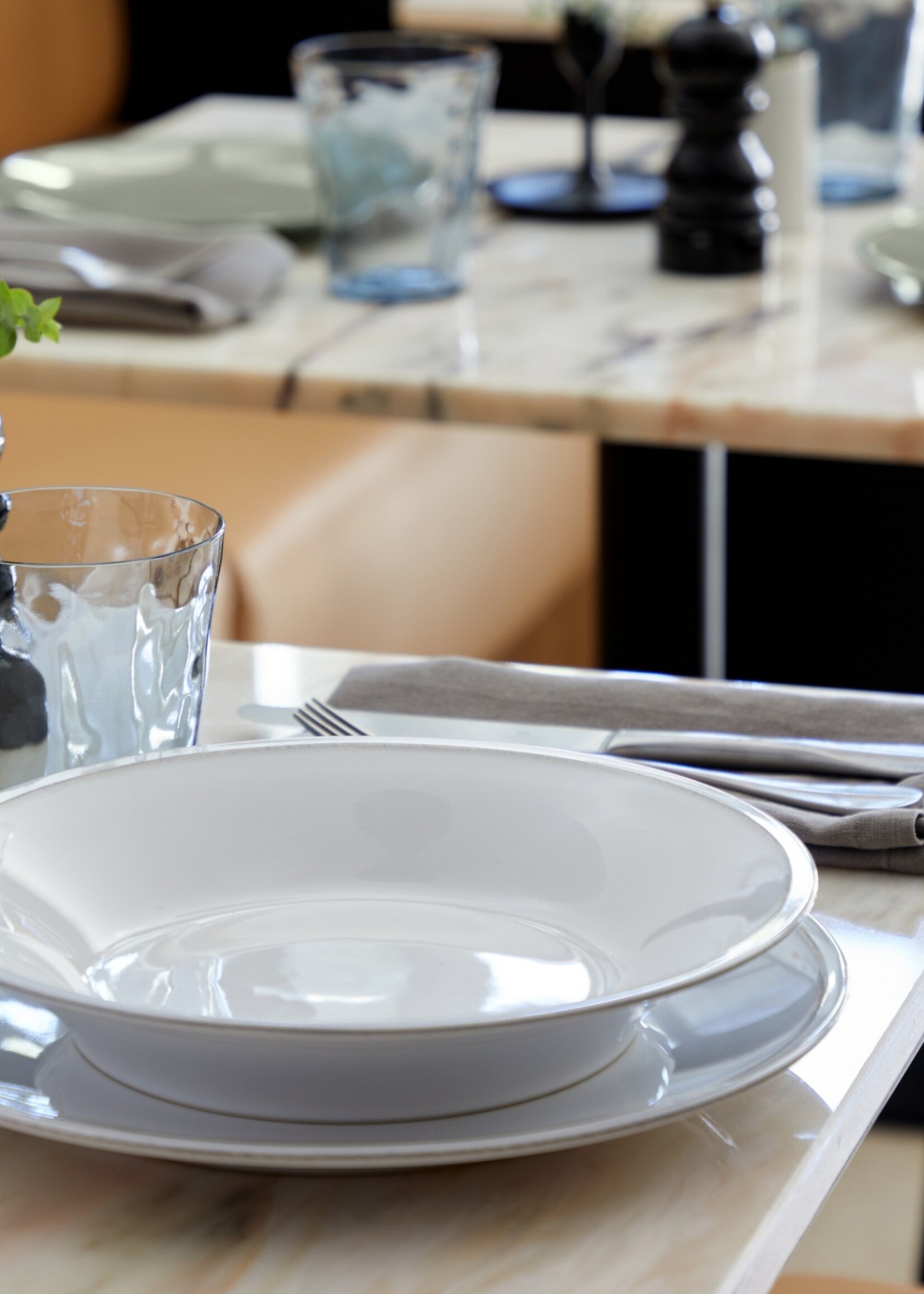 Costa Nova Friso Blanco 4 pc Place Setting (Dinner, Salad, Pasta, Cereal)
