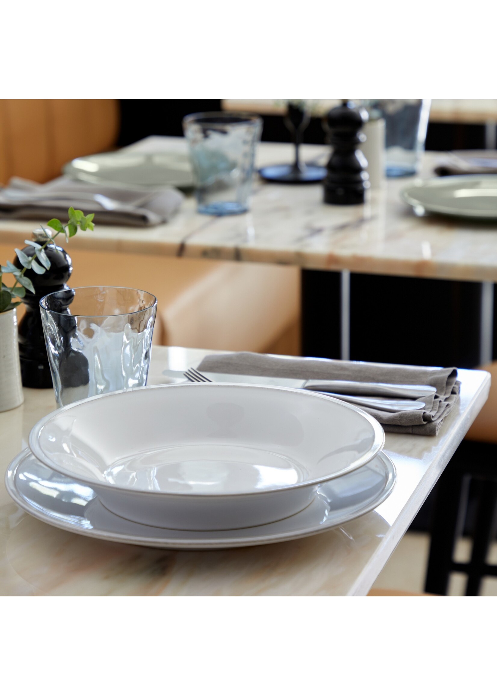 Costa Nova Friso Blanco 4 pc Place Setting (Dinner, Salad, Pasta, Cereal)