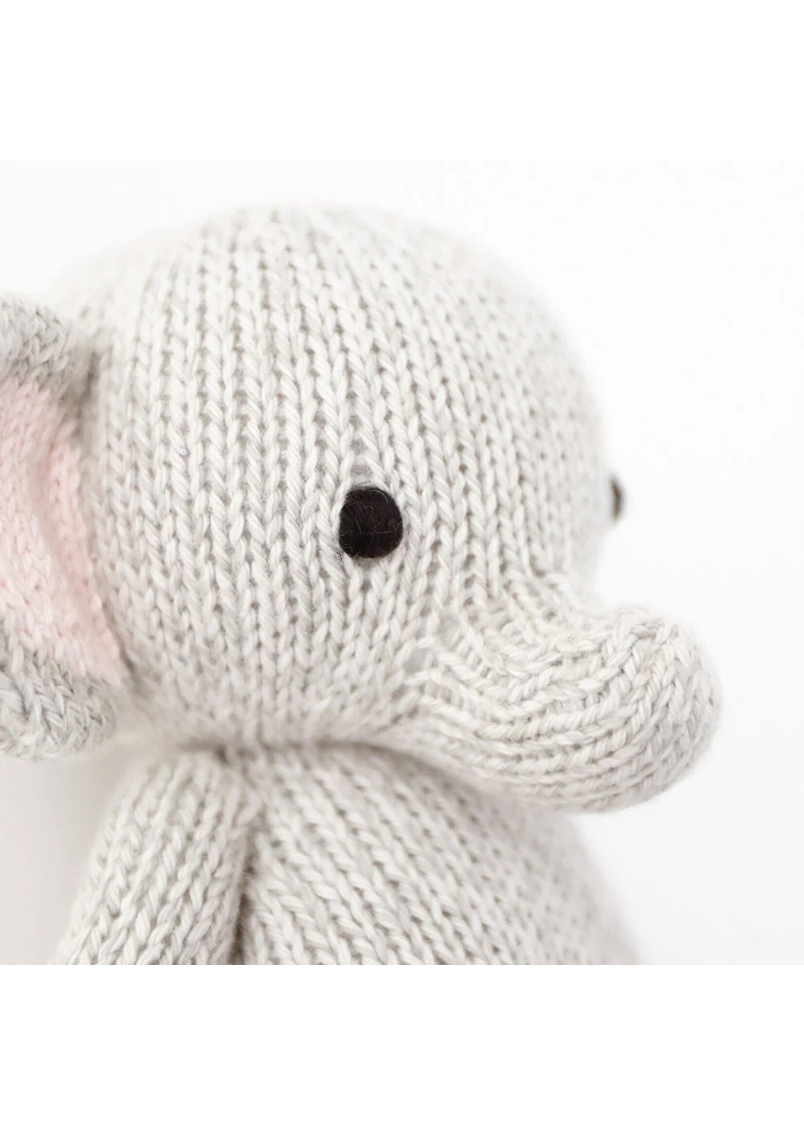 cuddle + kind Baby Elephant