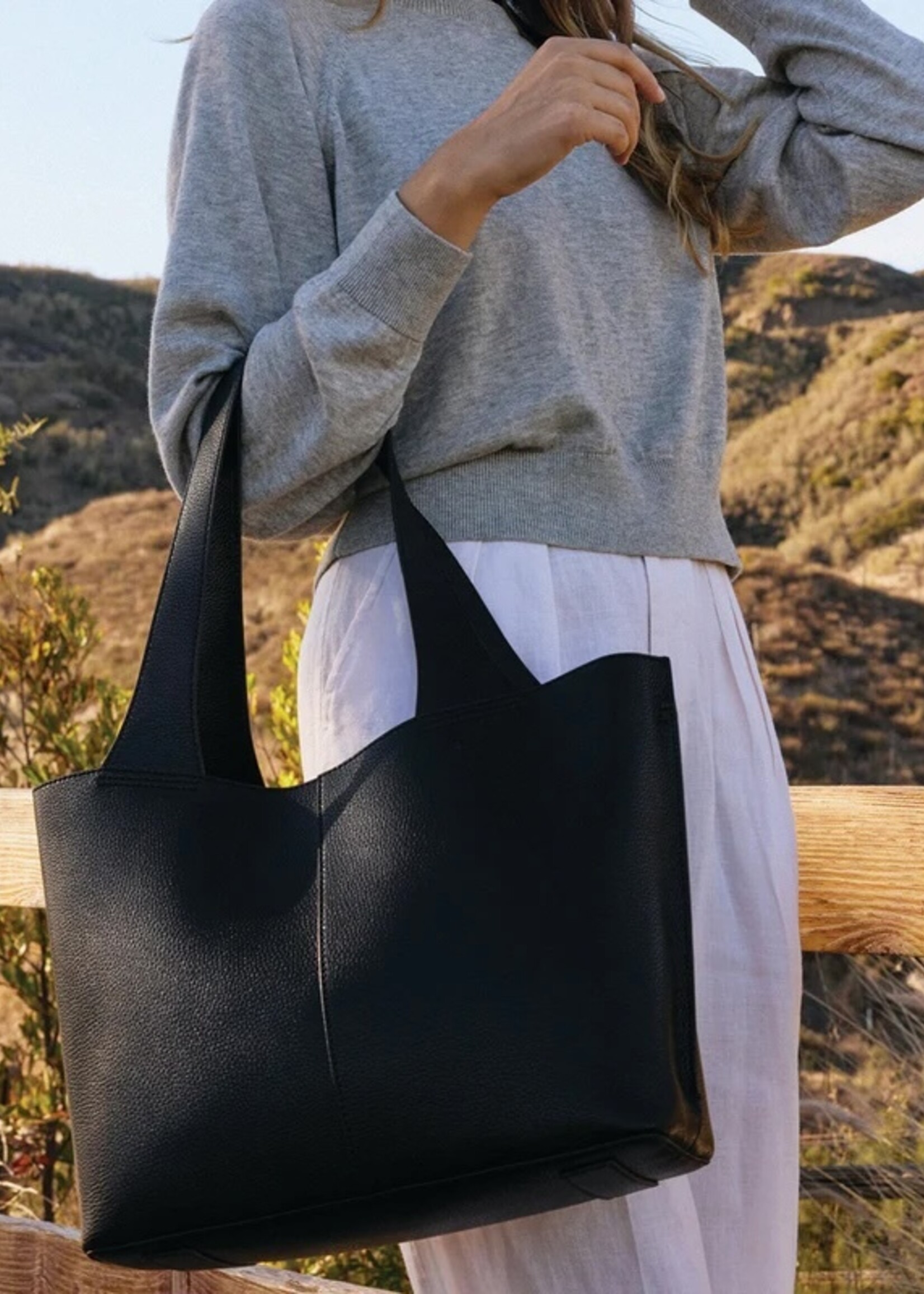 hobo Hobo Vida Tote - Black