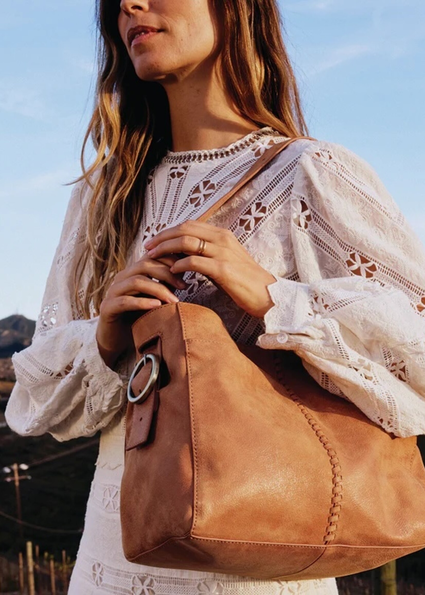 hobo Render Shoulder Bag - Whiskey