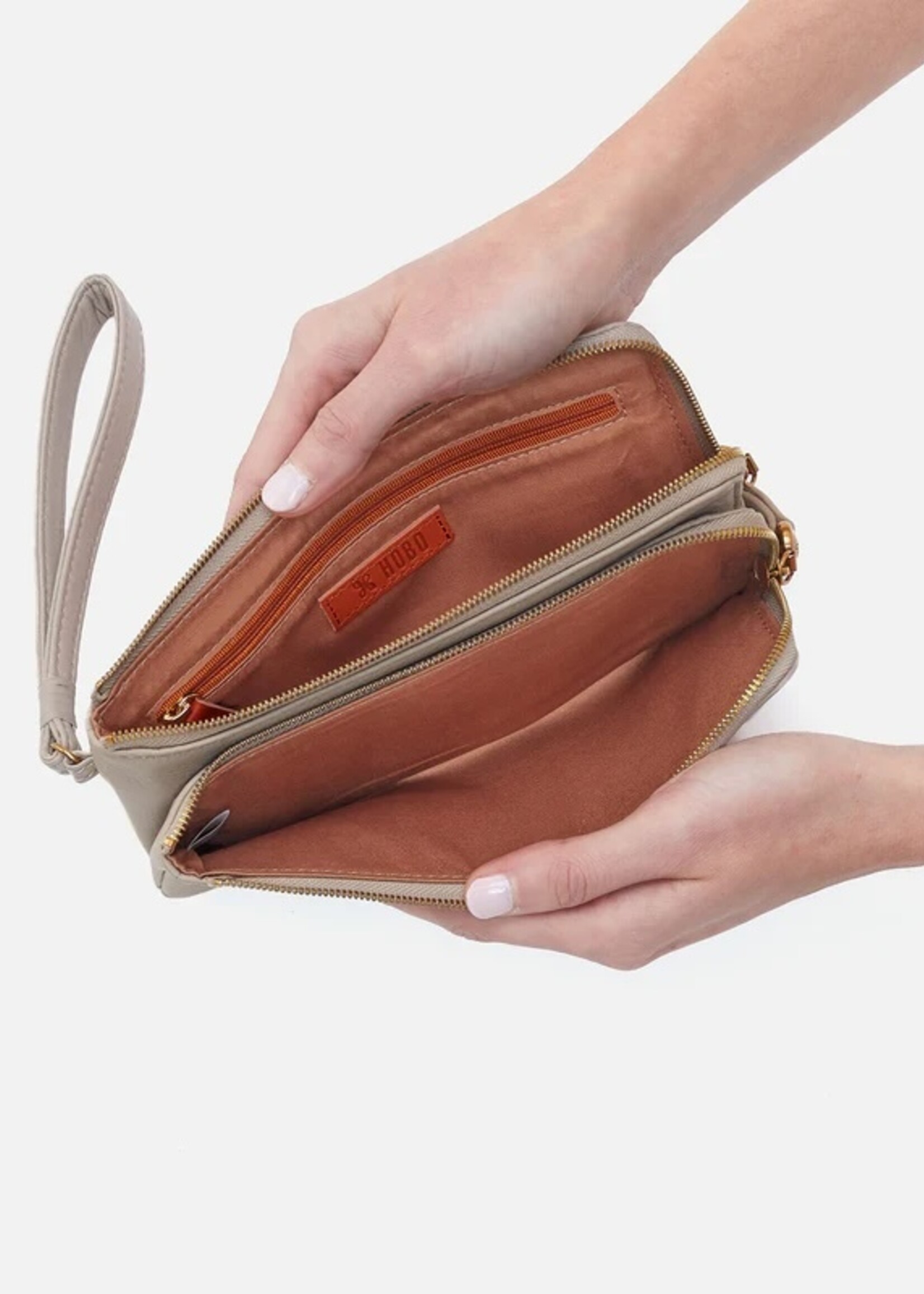 hobo Dayton Wristlet - Taupe