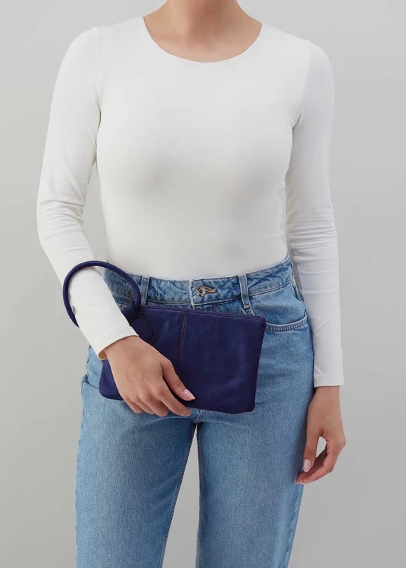 hobo Sable Wristlet Winter Violet