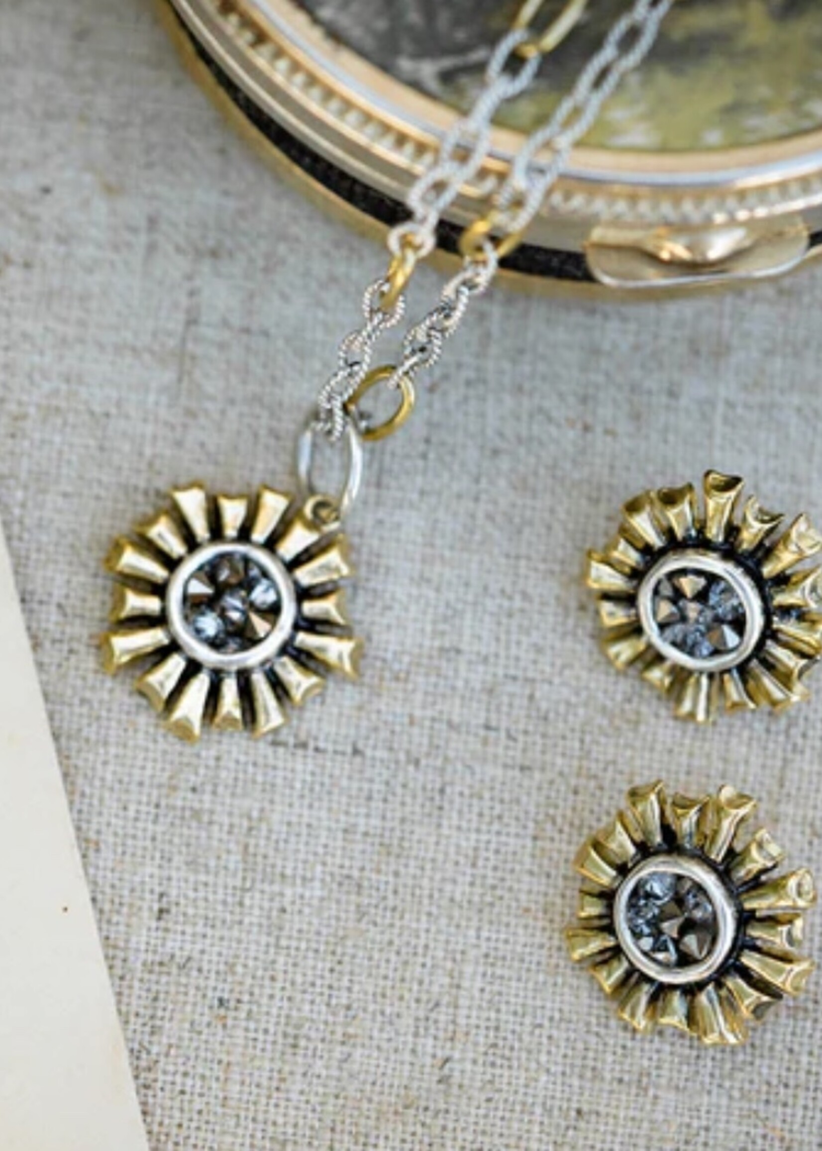 waxing poetic Be The Light Charm