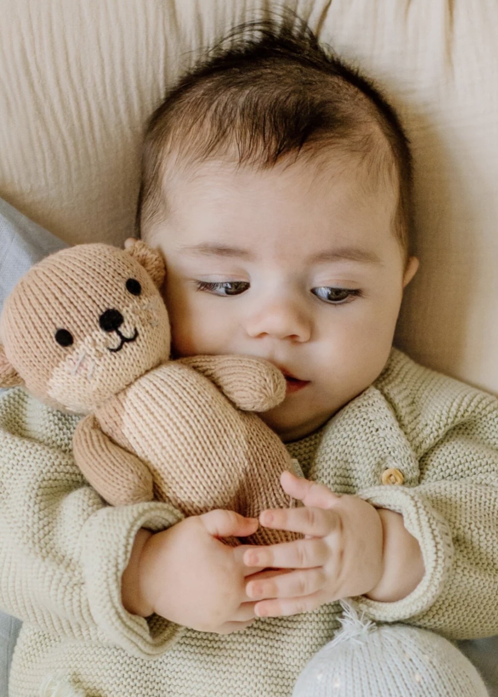 cuddle + kind Baby Otter