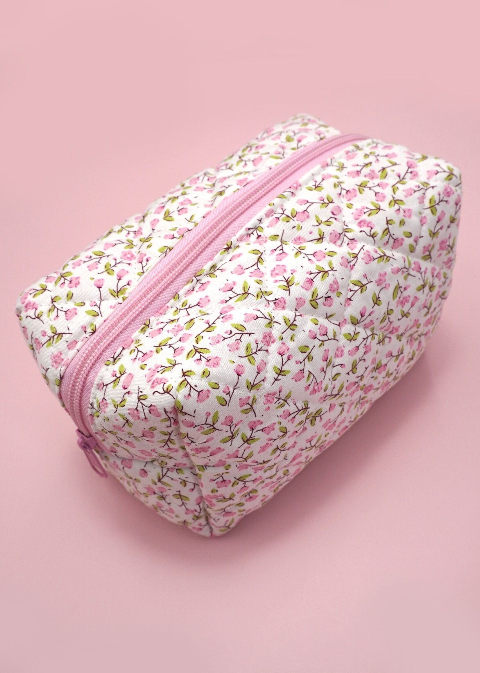 JOSSLYN Floral Quilted Travel Pouch