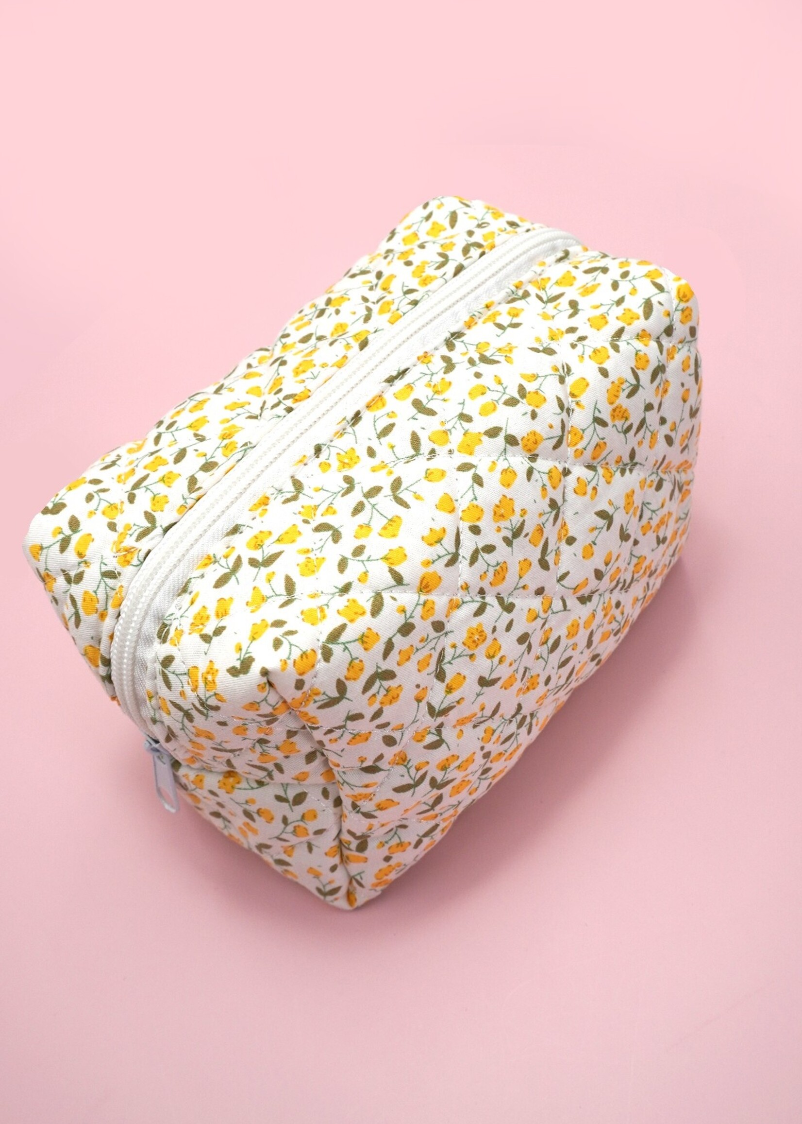 JOSSLYN Floral Quilted Travel Pouch