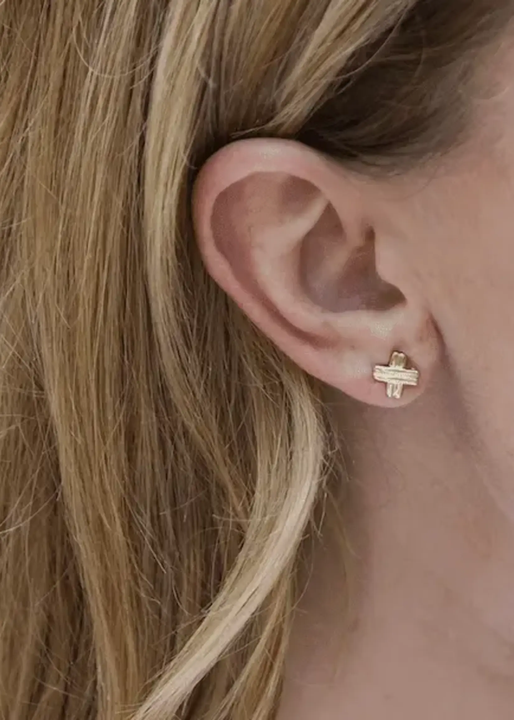 erin gray Petite Criss Cross Studs in 14k Gold Filled