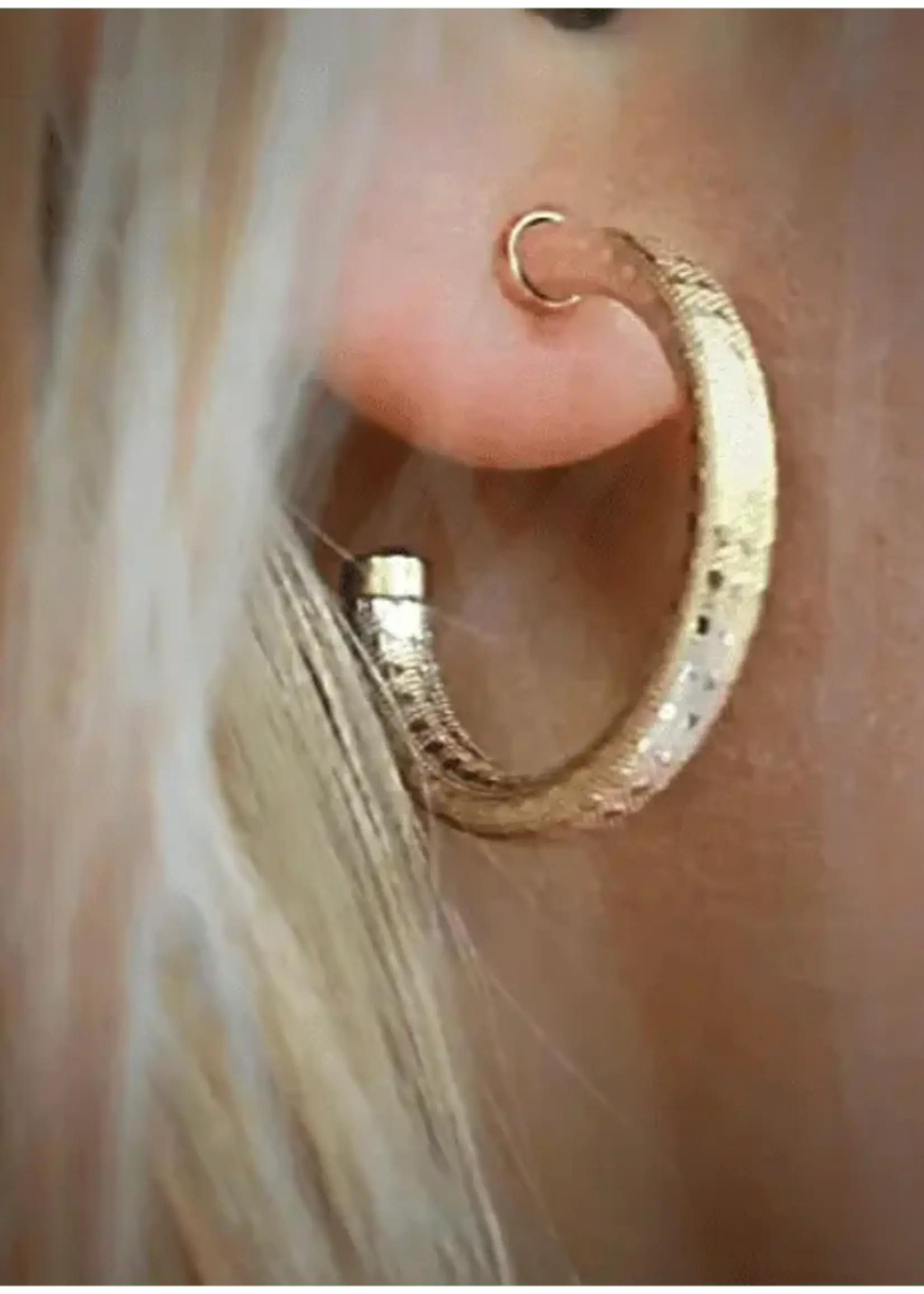 erin gray erin gray Bali 27mm Gold Patterned Post Hoop