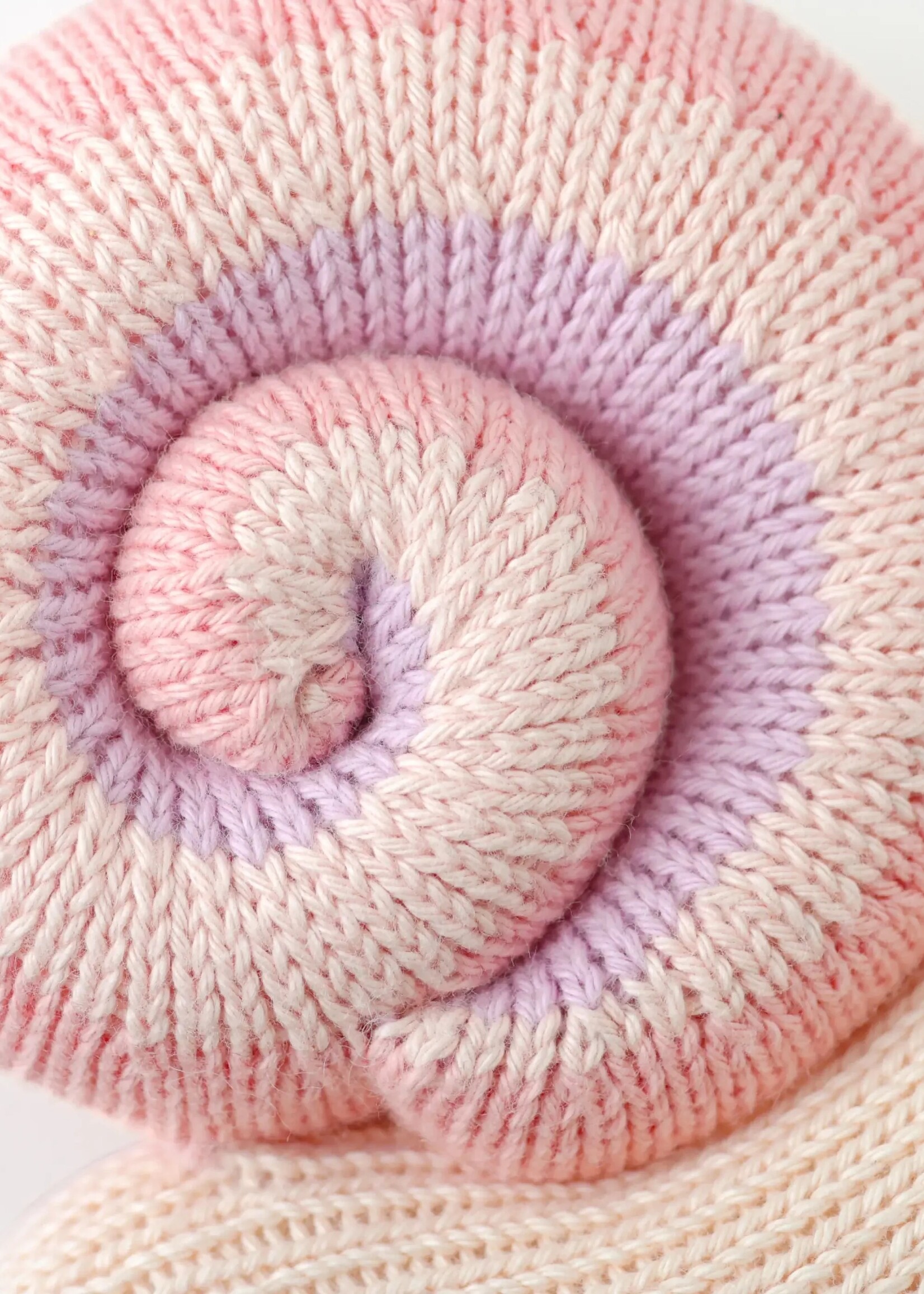 cuddle + kind Baby Snail Peony