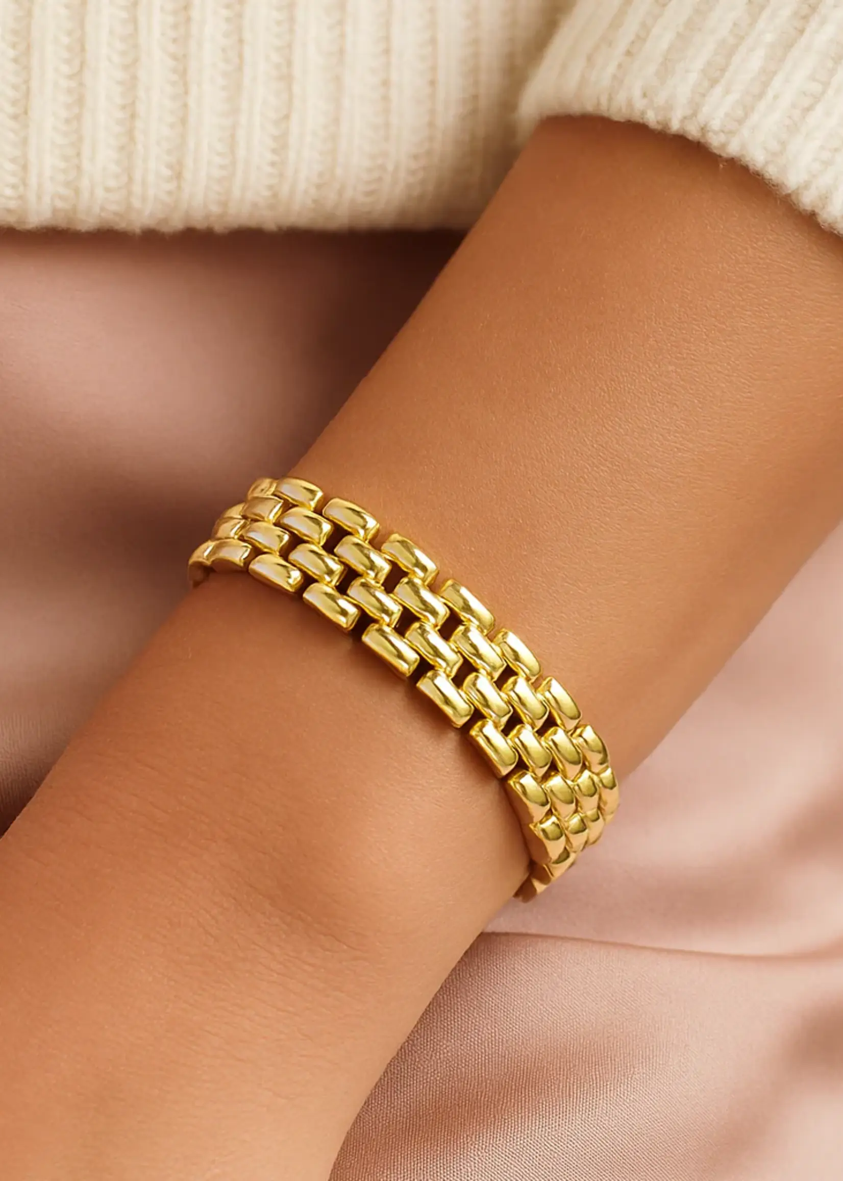 Natalie Wood Designs Allure Layering Bracelet Gold