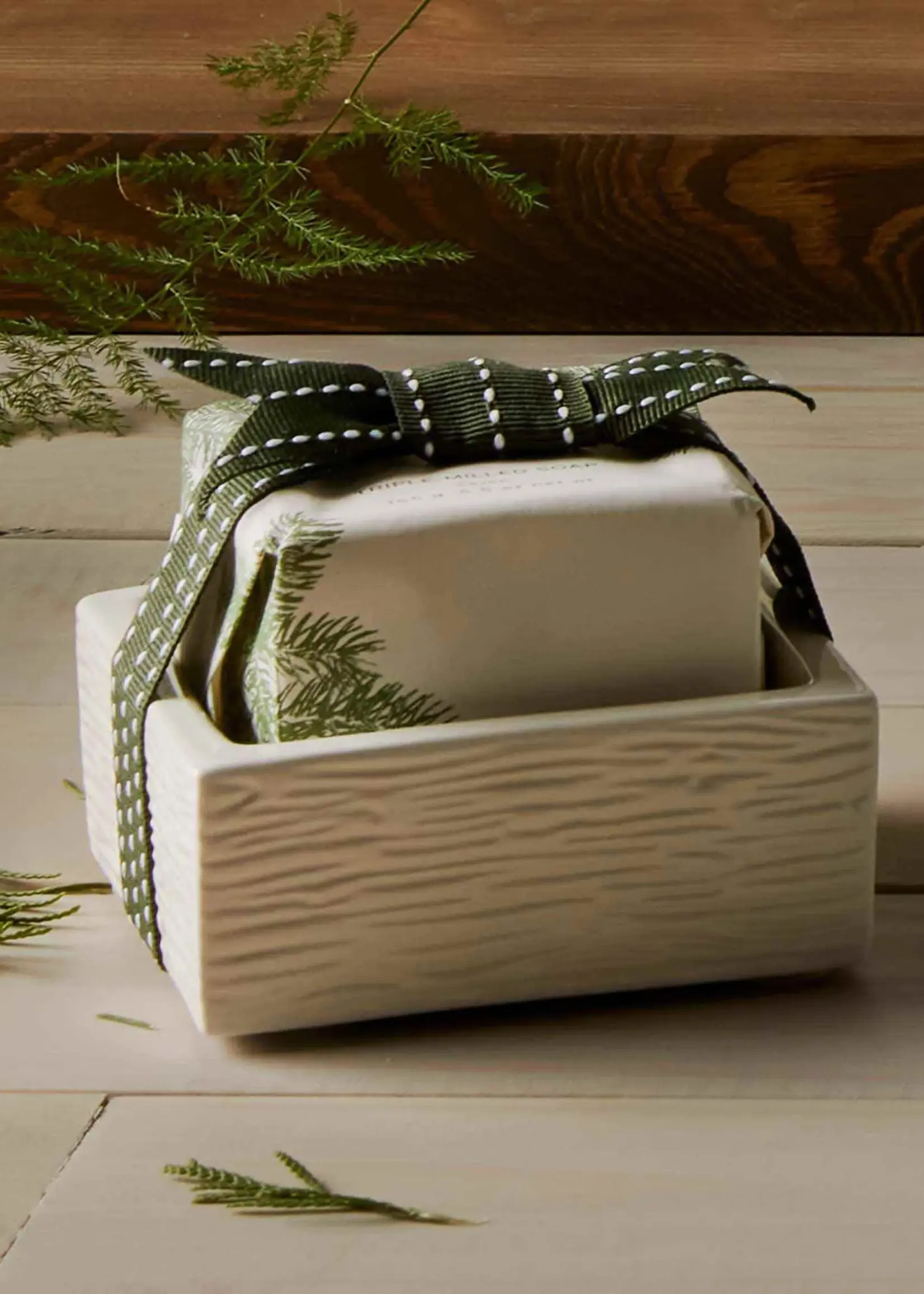 Thymes Frasier Fir Bar Soap & Dish Set