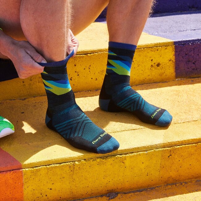 Darn Tough Men's Bolt Micro Crew Ultra-Lightweight Socks with Cushion