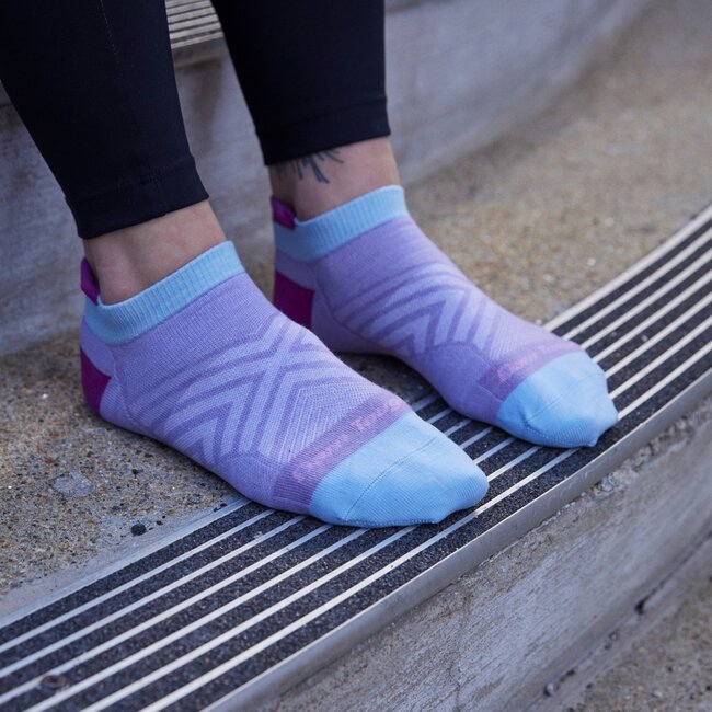 Darn Tough Women's Run No Show Tab Ultra-Lighweight Socks