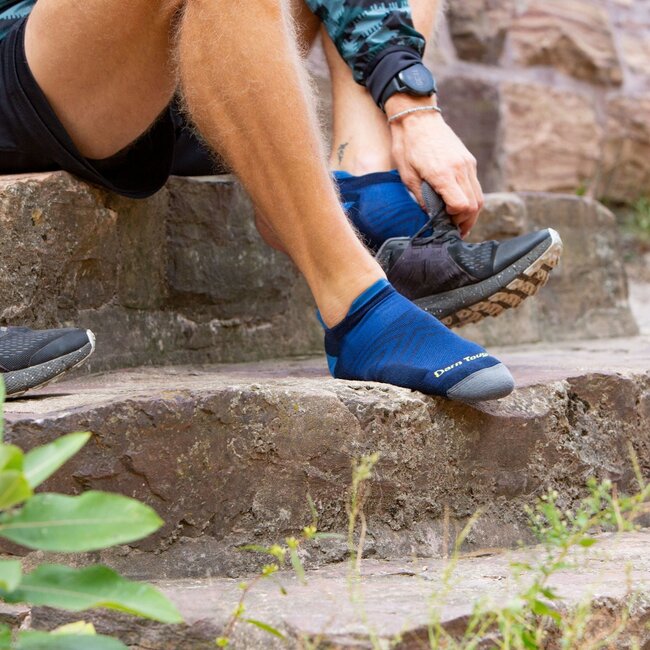 Darn Tough Men's Run No Show Tab Ultra-Lightweight Socks with Cushion