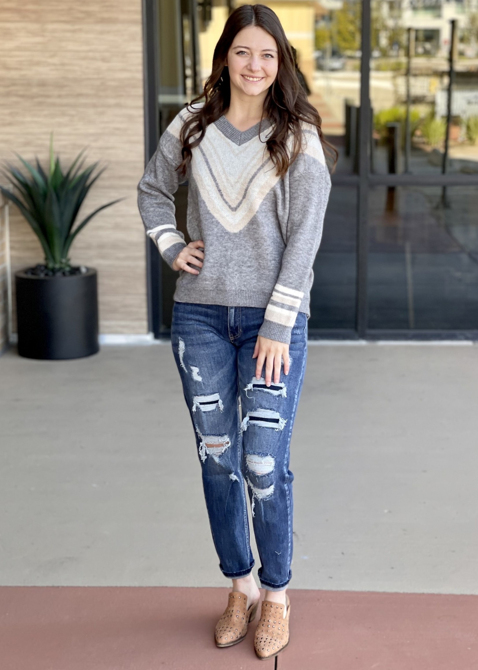 HERA V NECK SWEATER - HEATHER GREY 
