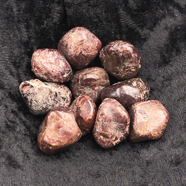 Stone Spinner Garnet