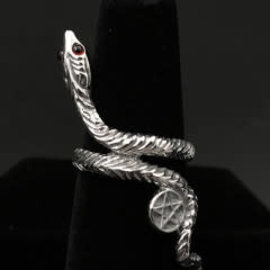 Ring Adjust Snake Pentagram with Garnet (Size 11)