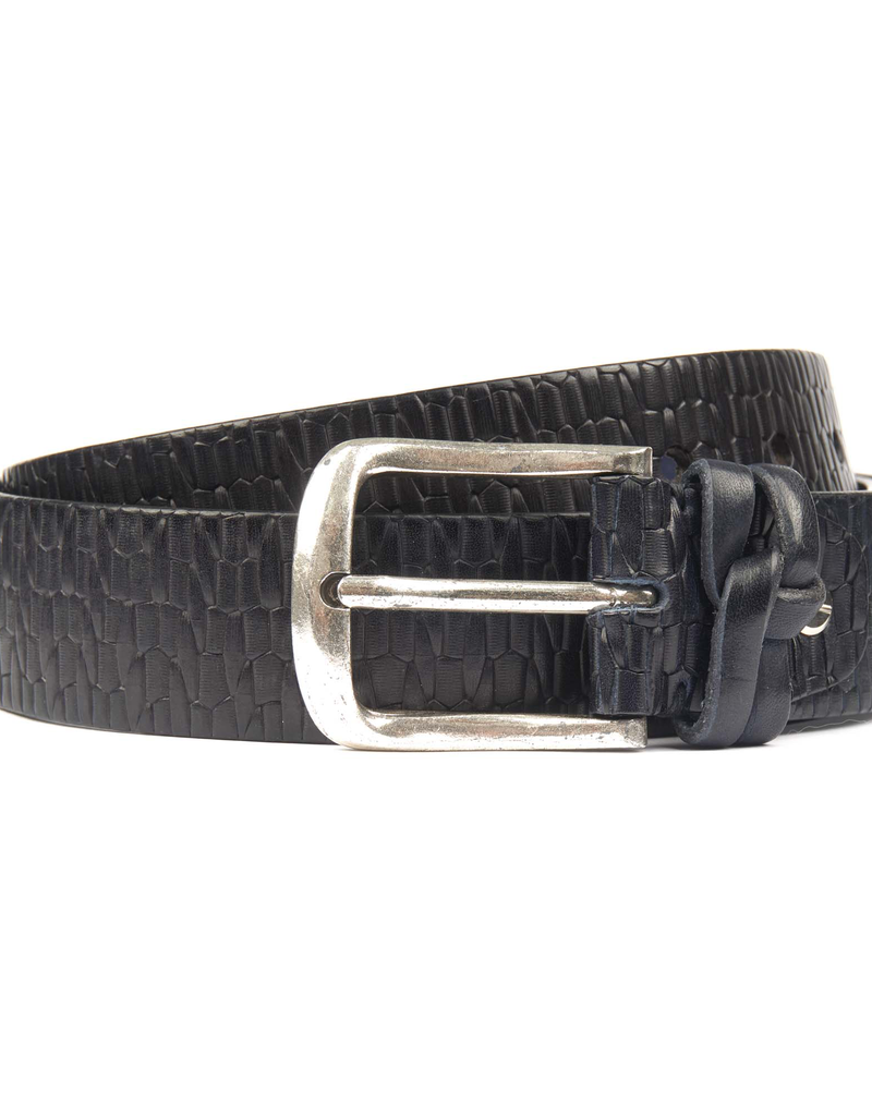 Geometric leather belt
