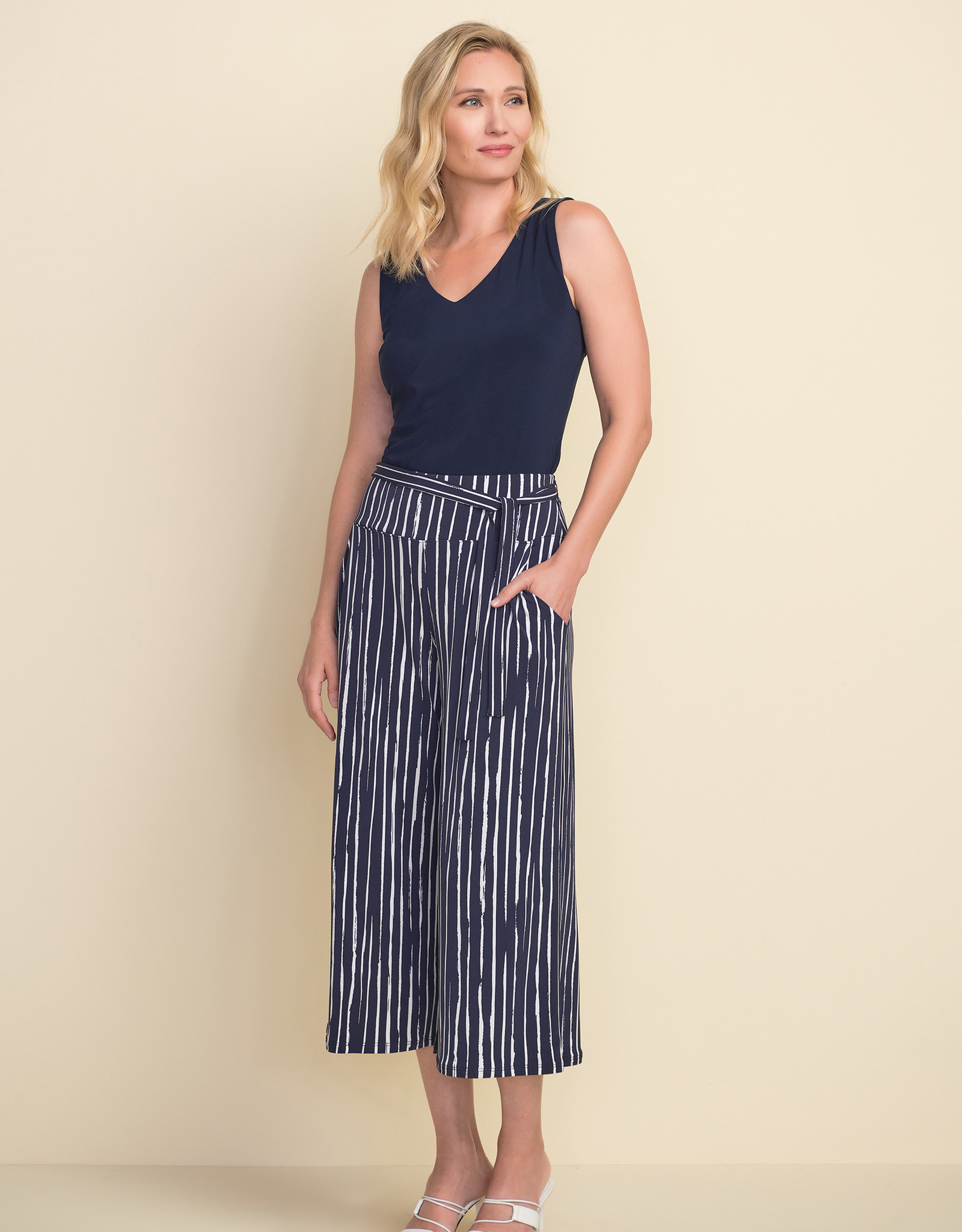 Joseph Ribkoff Joseph Ribkoff 212102 Pull On Cropped Pant with Pockets and a Belt