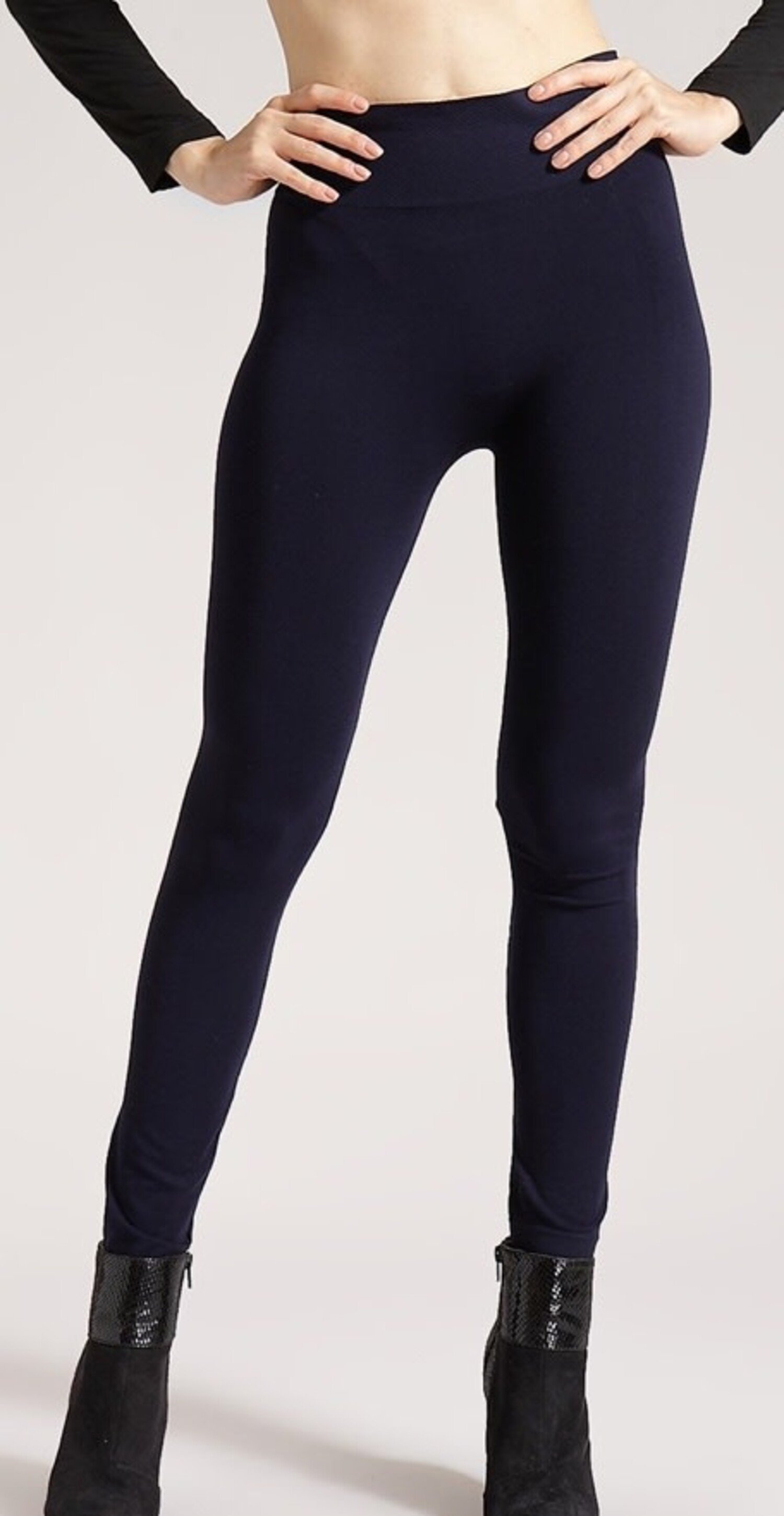 Seamless Legging Phone Pocket Pants in Black by BambooYou