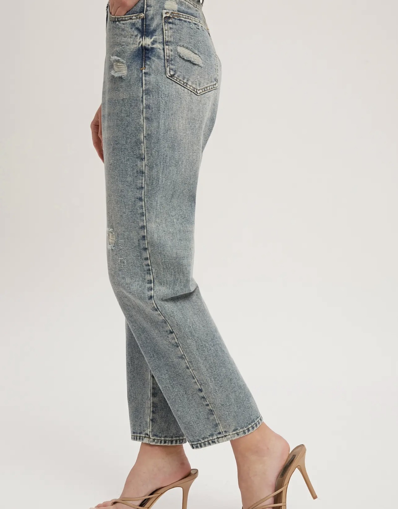High Rise Loose Fit Jeans with Distressing B01009