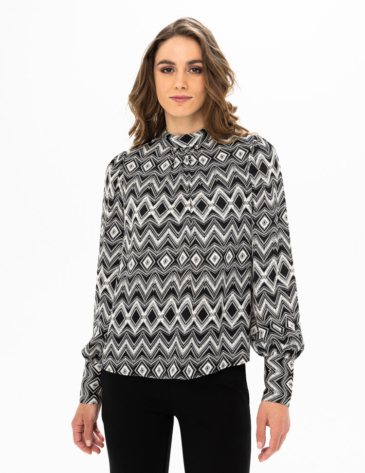 Renuar Renuar Woven Long Sleeve Blouse R5062