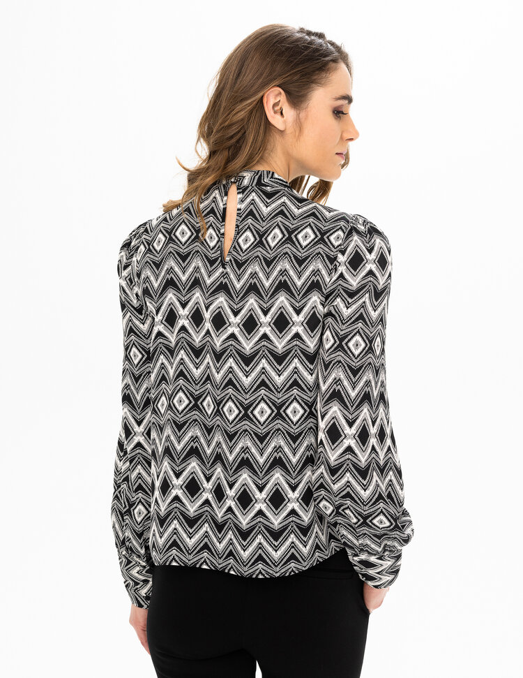 Renuar Renuar Woven Long Sleeve Blouse R5062