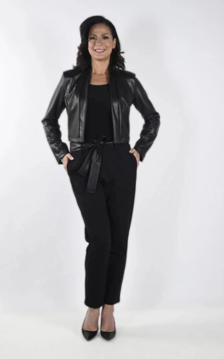 Frank Lyman Frank Lyman Cropped Faux Leather Jacket 233246