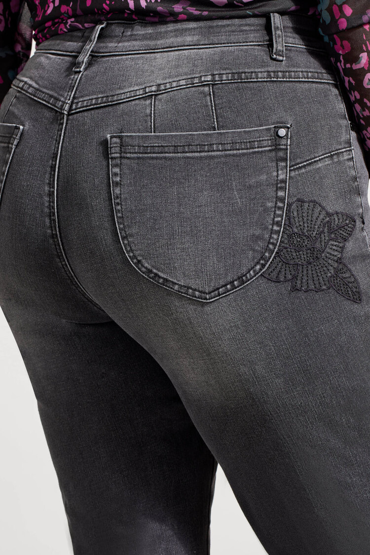 Tribal Tribal 5697V Size Inclusive Sophia  Curvy Straight Ankle Jean 28" Inseam