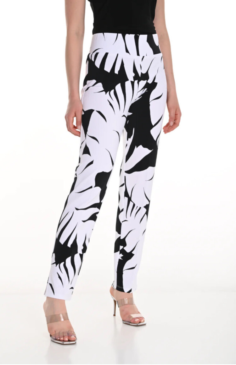 Frank Lyman Frank Lyman 256137 Pull On Slim Leg  Knit Pant