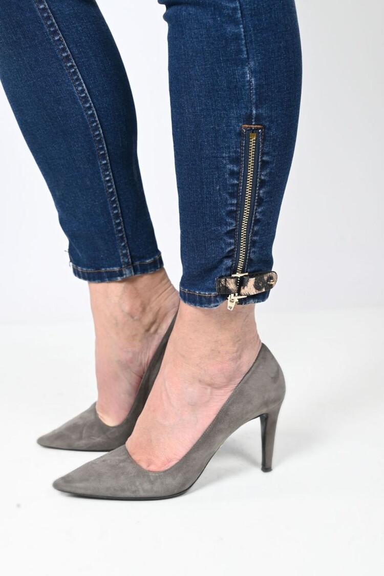 Frank Lyman Frank Lyman Jean w/ Zipper & Cheetah Print Details 233830U