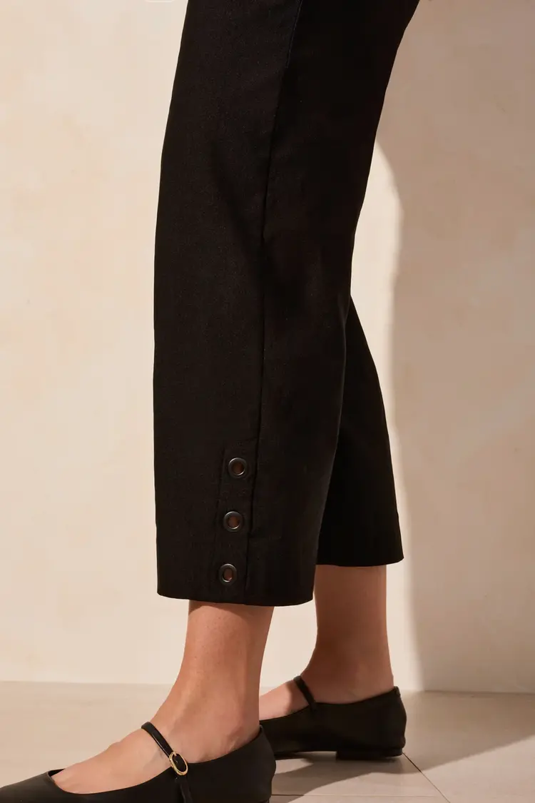 Tribal Tribal 2055O Flatten It Pull On Capri with Eyelets