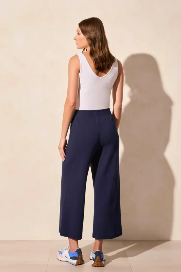 Tribal Tribal 2049O Textured Pull On Capri with Pockets