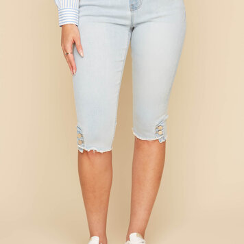 Renuar Renuar R8115 Denim Capri with 5 Pockets and Frayed Hem