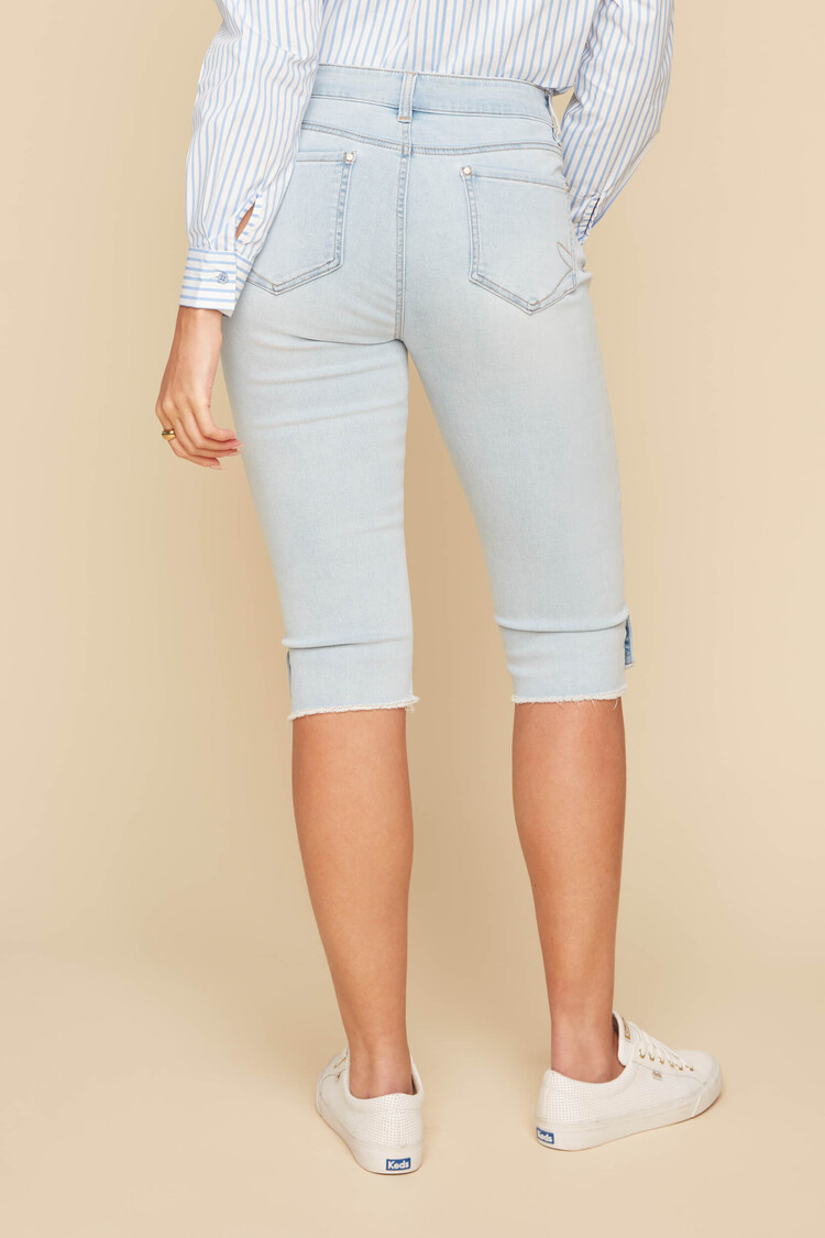 Renuar Renuar R8115 Denim Capri with 5 Pockets and Frayed Hem