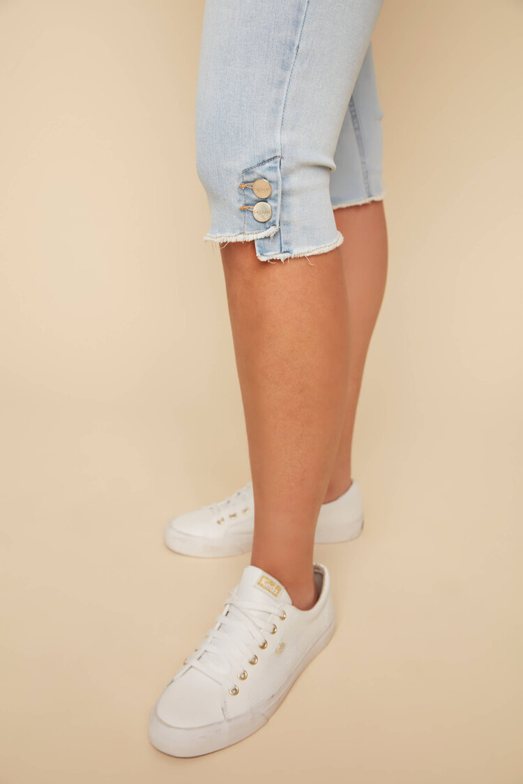 Renuar Renuar R8115 Denim Capri with 5 Pockets and Frayed Hem