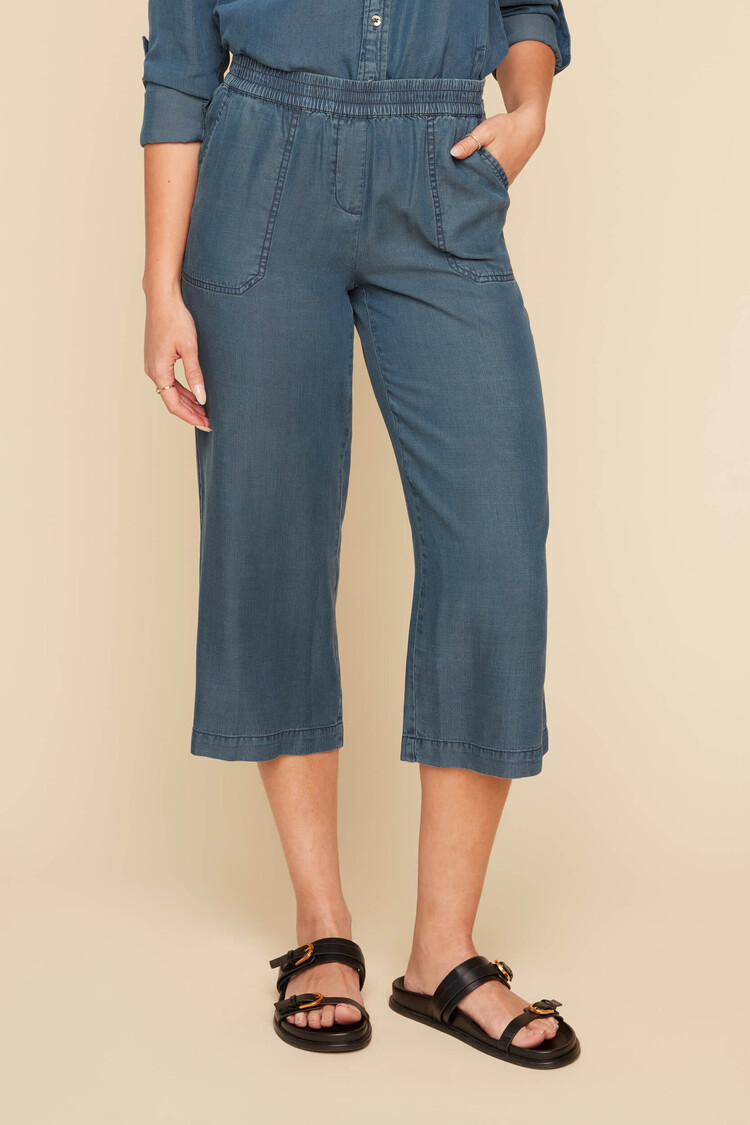 Renuar Renuar R8117 Pull On Cropped Pant with Pockets