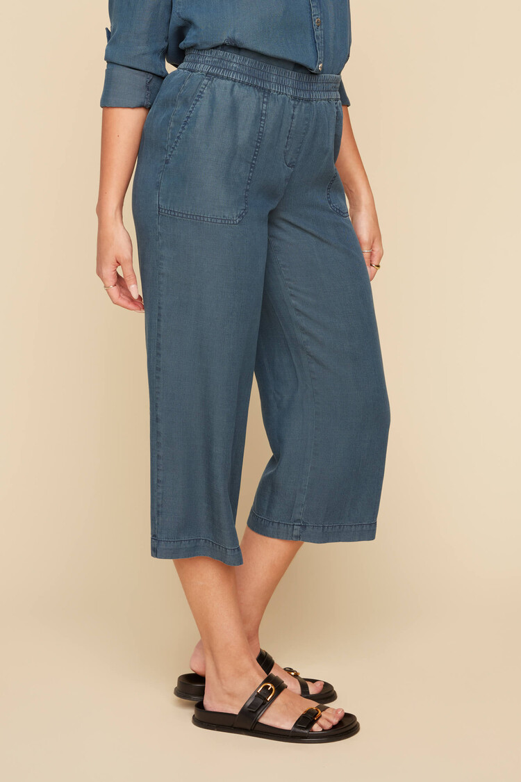 Renuar Renuar R8117 Pull On Cropped Pant with Pockets