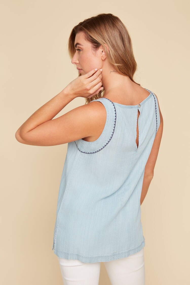 Renuar Renuar Sleeveless Blouse with Embroidered Detail R5173