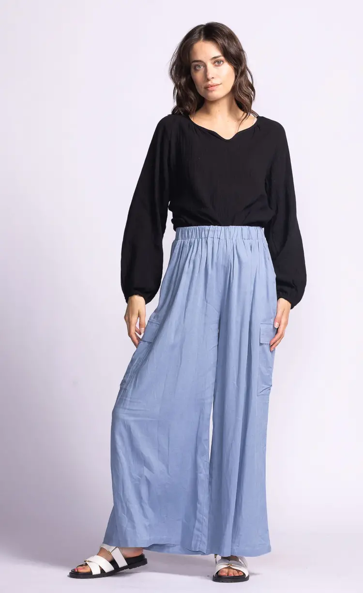 Pink Martini Pink Martini Alana Wide Leg Flowy Pant W/ Cargo Pockets 240520