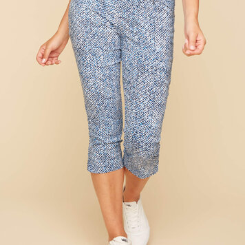 Renuar Renuar R8088 Woven Pull On Capri with Front Zipper Pockets