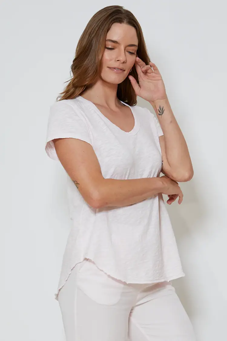 Mododoc Mododoc v-neck tee w. Curve hem 41E-95743