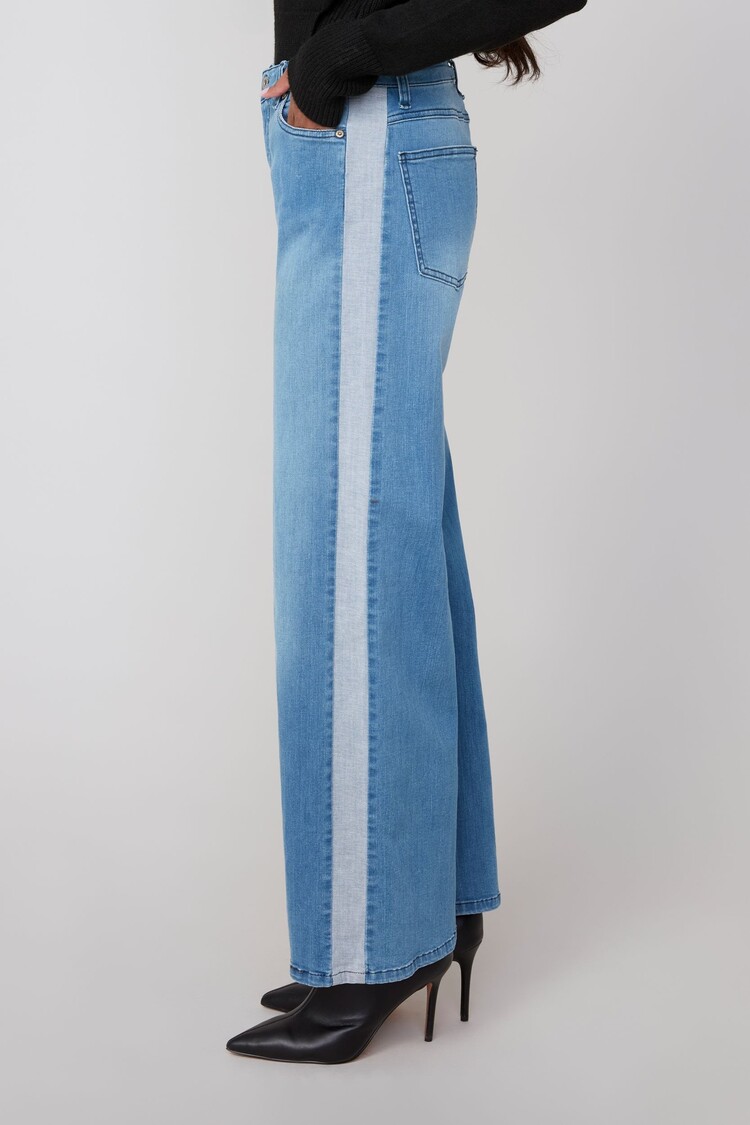 Renuar Renuar R11017DP Petite Straight Leg Jean w/ Side Panel Detail