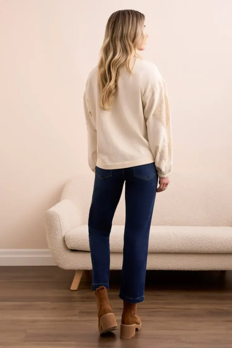 Tribal CREW NECK APPLIQUE DTL  W/SPECIAL WASH-LT OLIVE LEAF