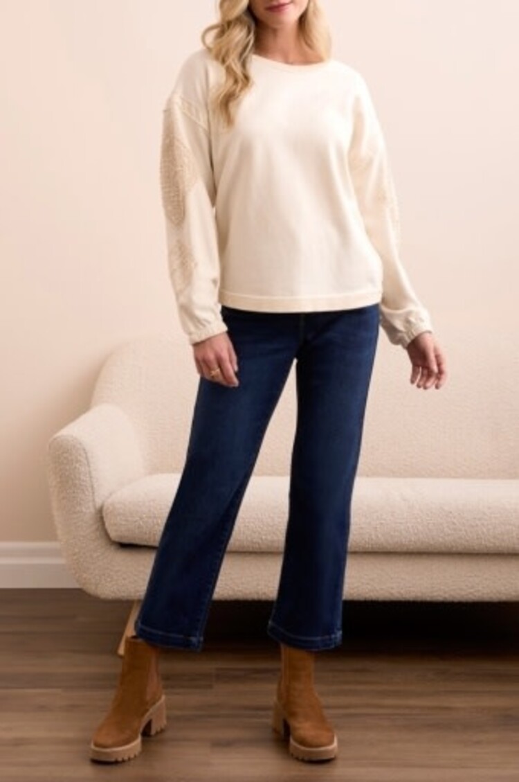 Tribal CREW NECK APPLIQUE DTL  W/SPECIAL WASH-LT OLIVE LEAF